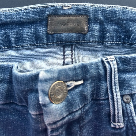 MOTHER Classic Blue Jeans The Looker Ankle Jeans in We The Animals
MOTHER - Picture 4 of 15